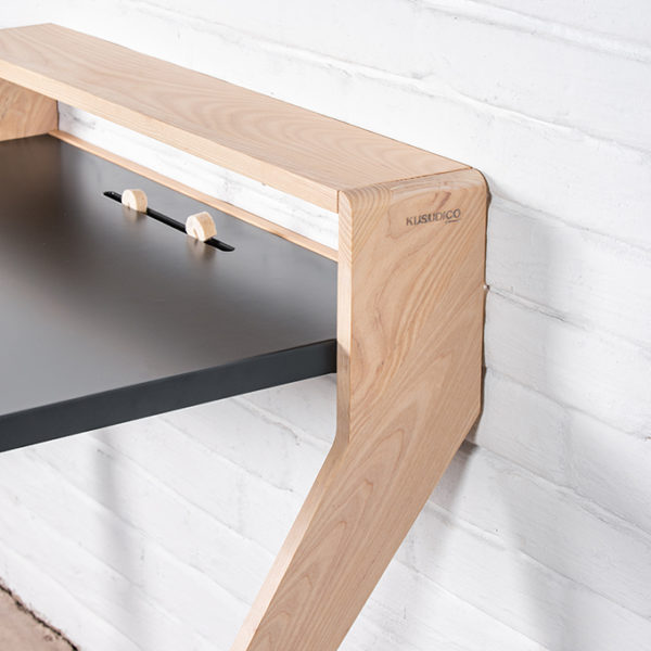 Leaning wall desk_Kusudico