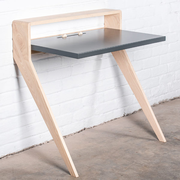 Leaning wall desk_Kusudico